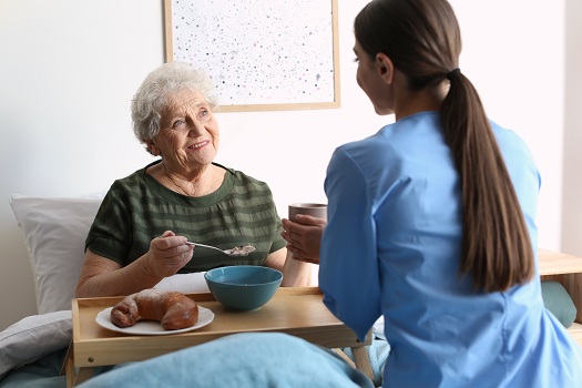 Tips for Feeding an Elderly Loved One with Dementia in Lincoln, CA